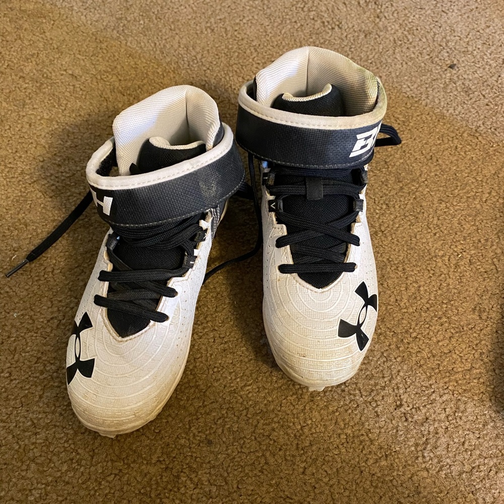 Boys baseball cleats